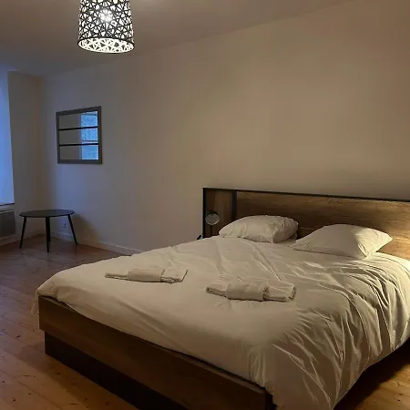 Maison 3 Chambres, Deux Salles D'eau, Patio, Wifi En Centre-ville De Parthenay