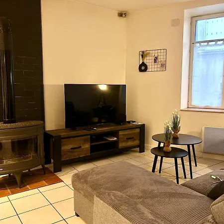 Maison 3 Chambres, Deux Salles D'eau, Patio, Wifi En Centre-ville De * Parthenay