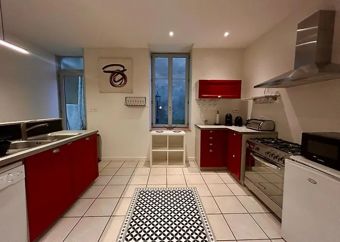 Maison 3 Chambres, Deux Salles D'eau, Patio, Wifi En Centre-ville De Hébergement de vacances